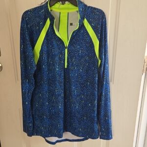 Xersion Vibrant Blue and Neon Green Activewear Top